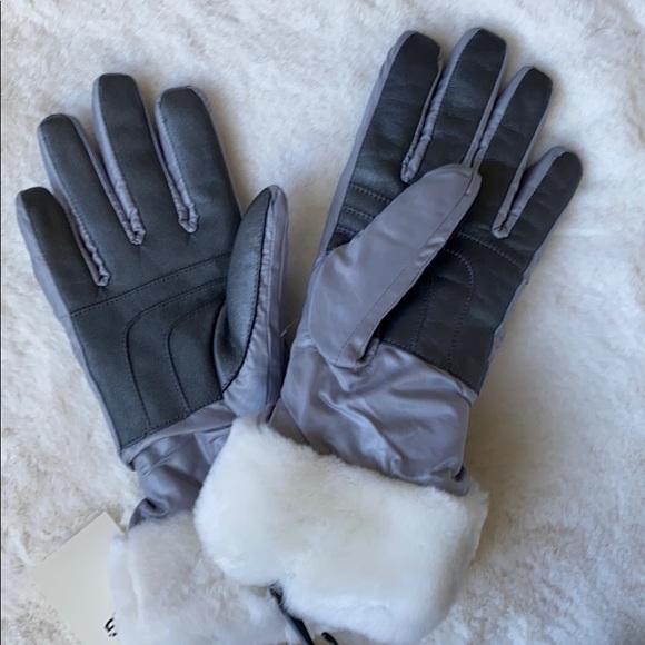 UGG Water Resistant Tech Smart Gloves - Picture 2 of 7